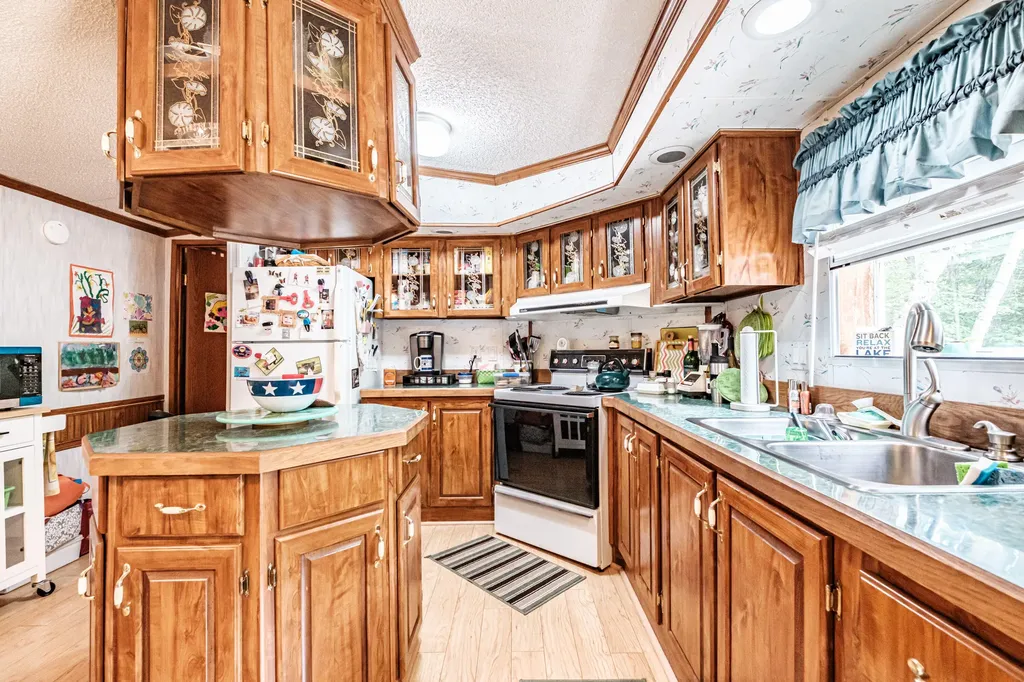 5 Donna Avenue Naples ME 04055