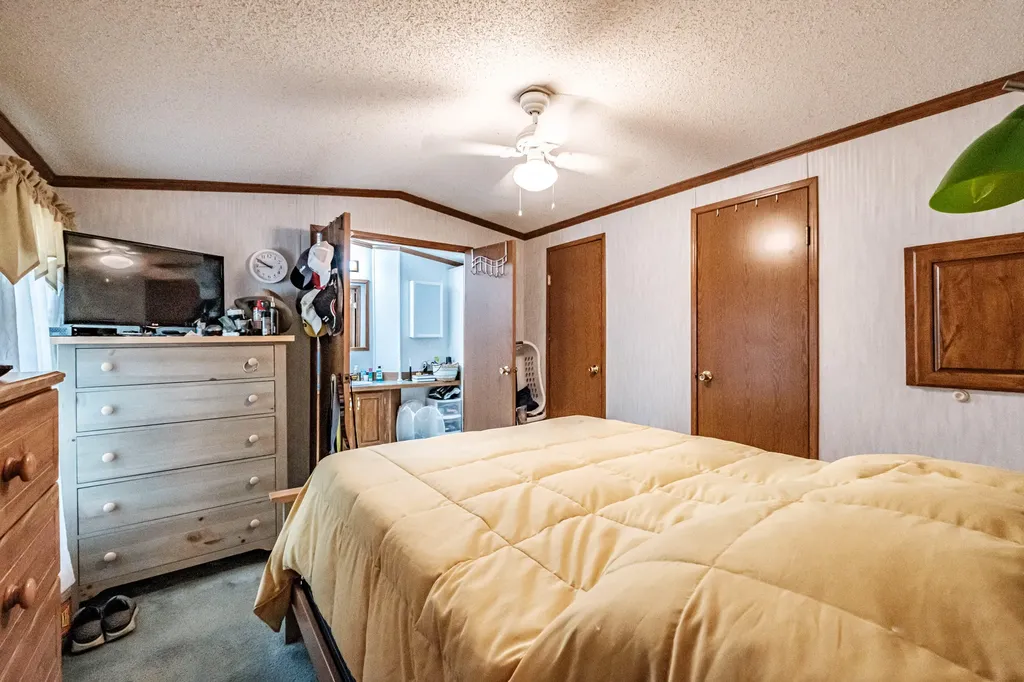 5 Donna Avenue Naples ME 04055