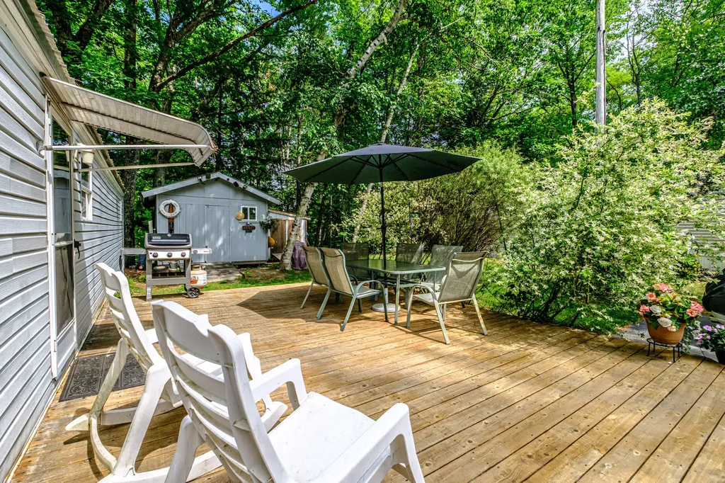 5 Donna Avenue Naples ME 04055
