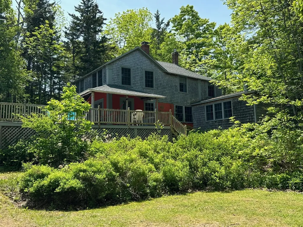 68 Cliff Road Northport ME 04849