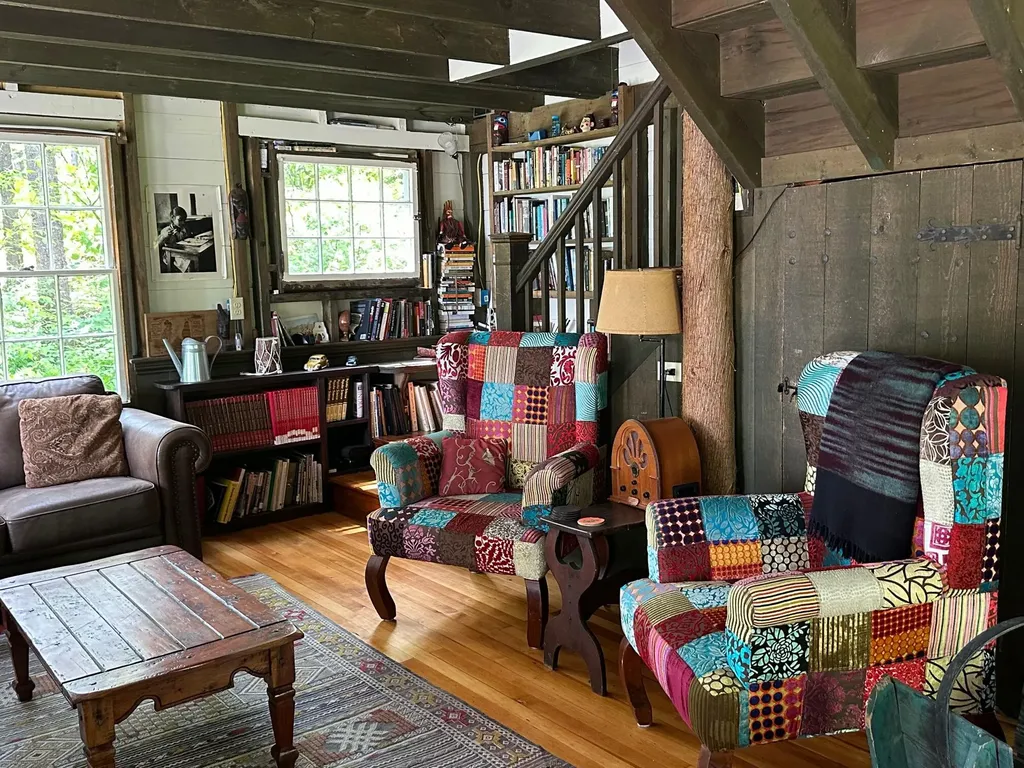 68 Cliff Road Northport ME 04849