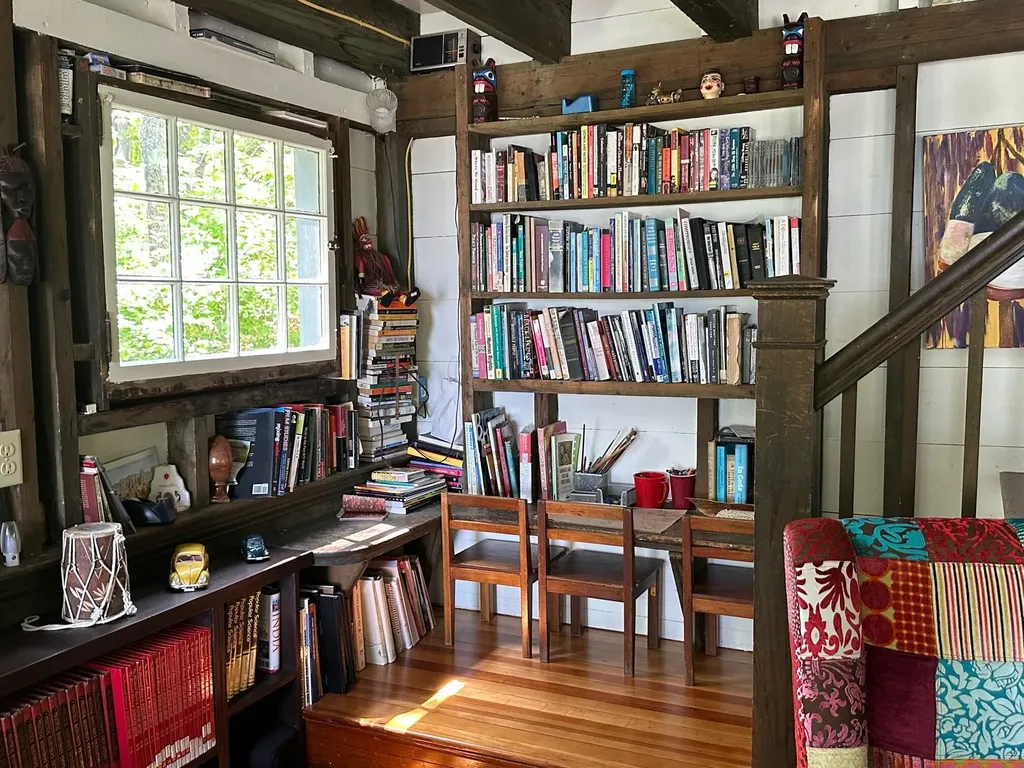 68 Cliff Road Northport ME 04849