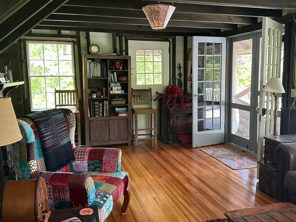 68 Cliff Road Northport ME 04849