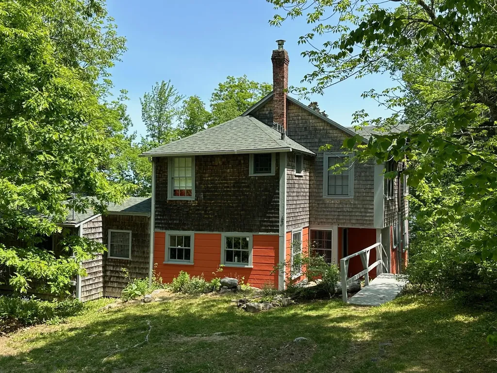 68 Cliff Road Northport ME 04849
