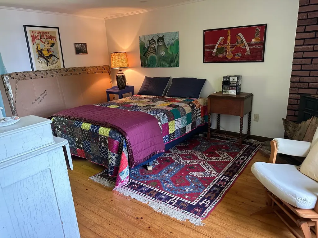 68 Cliff Road Northport ME 04849