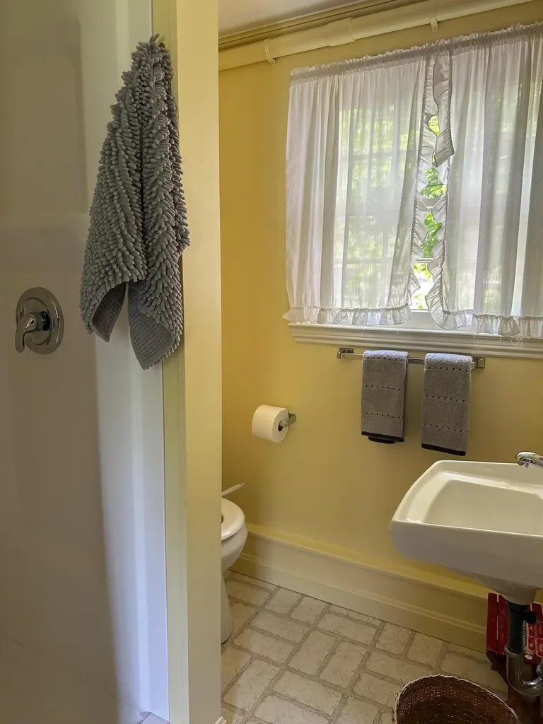 68 Cliff Road Northport ME 04849