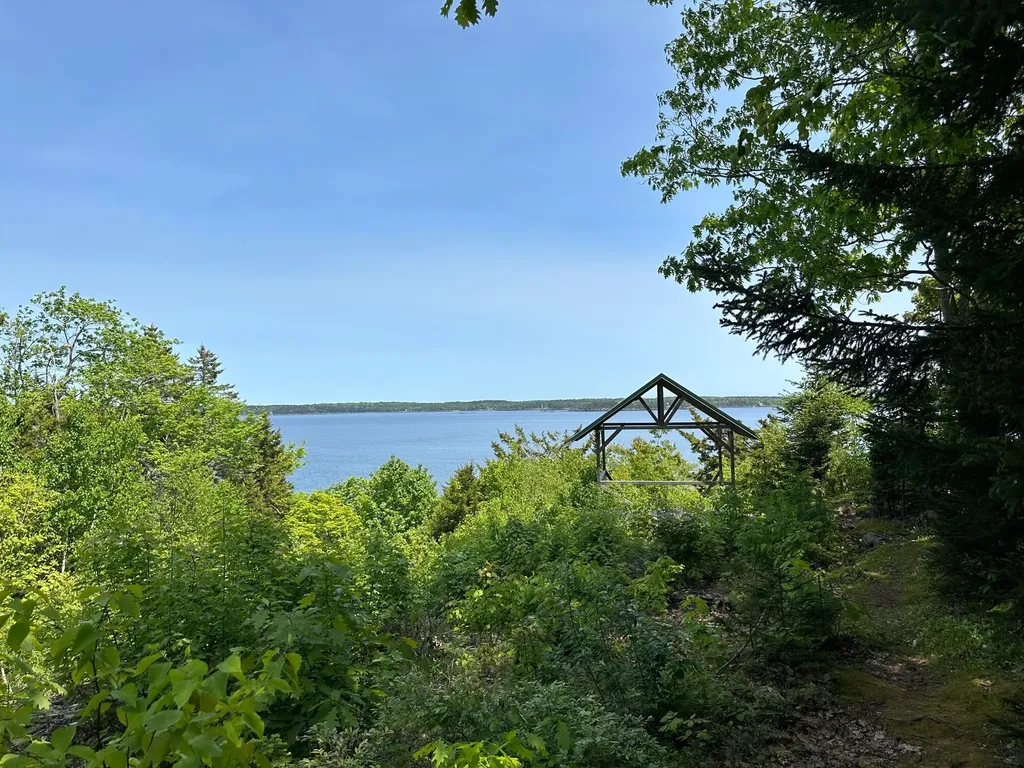 68 Cliff Road Northport ME 04849