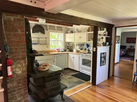 68 Cliff Road Northport ME 04849