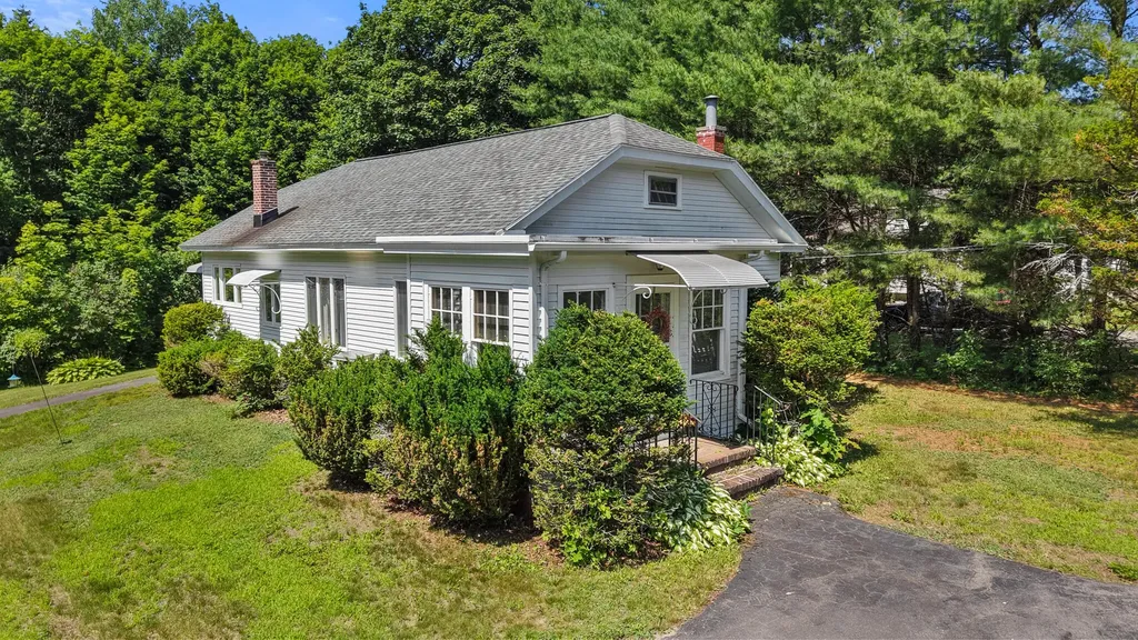 1106 Chase Road Veazie ME 04401