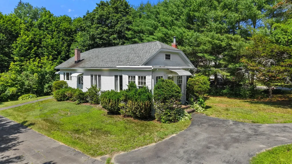 1106 Chase Road Veazie ME 04401