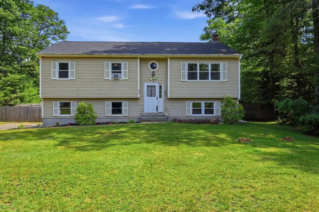 23 Hunter Lane Topsham ME 04086