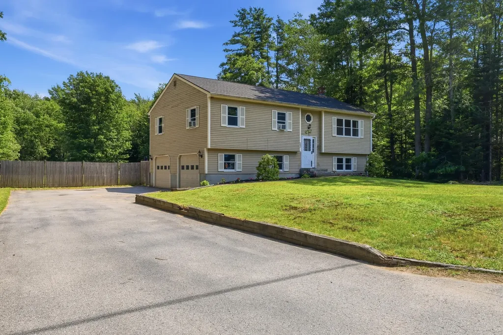 23 Hunter Lane Topsham ME 04086