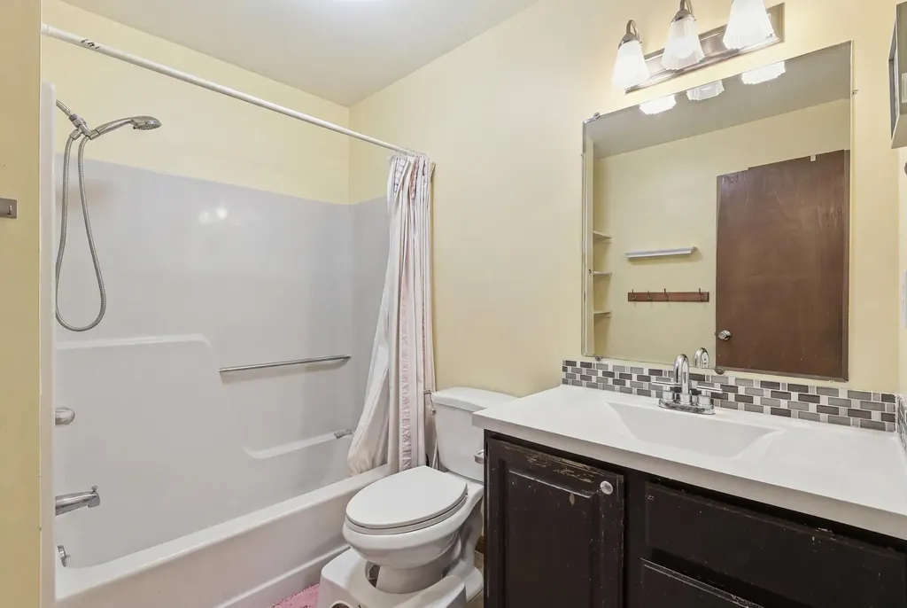 23 Hunter Lane Topsham ME 04086