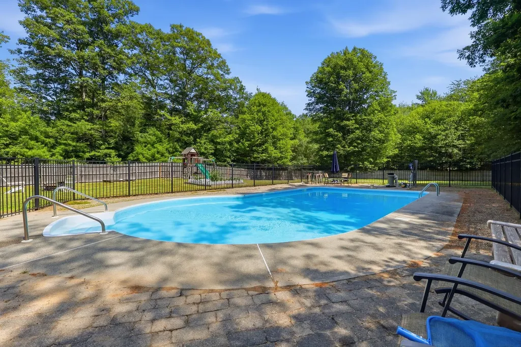 23 Hunter Lane Topsham ME 04086