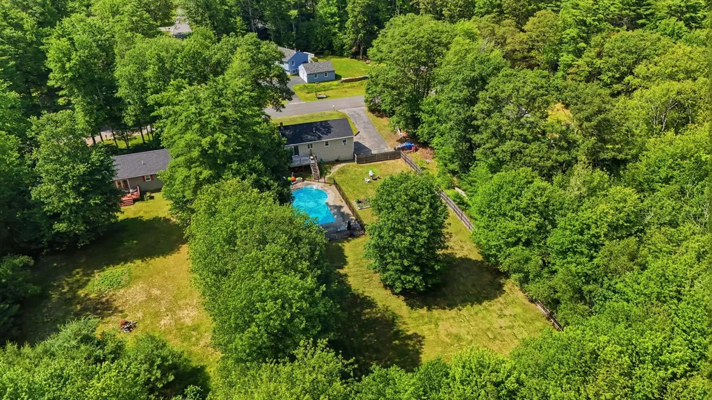23 Hunter Lane Topsham ME 04086
