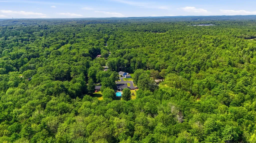 23 Hunter Lane Topsham ME 04086
