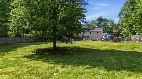 23 Hunter Lane Topsham ME 04086