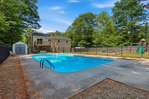 23 Hunter Lane Topsham ME 04086
