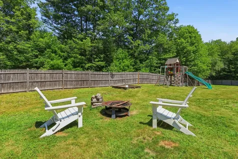 23 Hunter Lane Topsham ME 04086