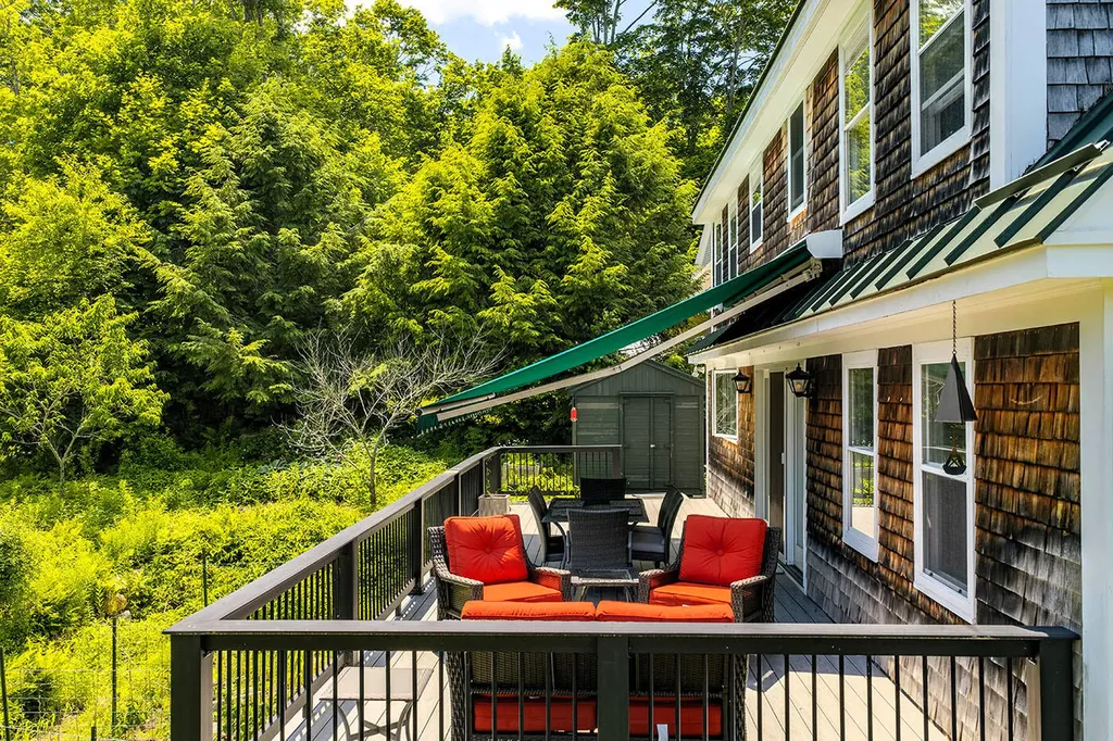 6 Chestnut Hill Camden ME 04843