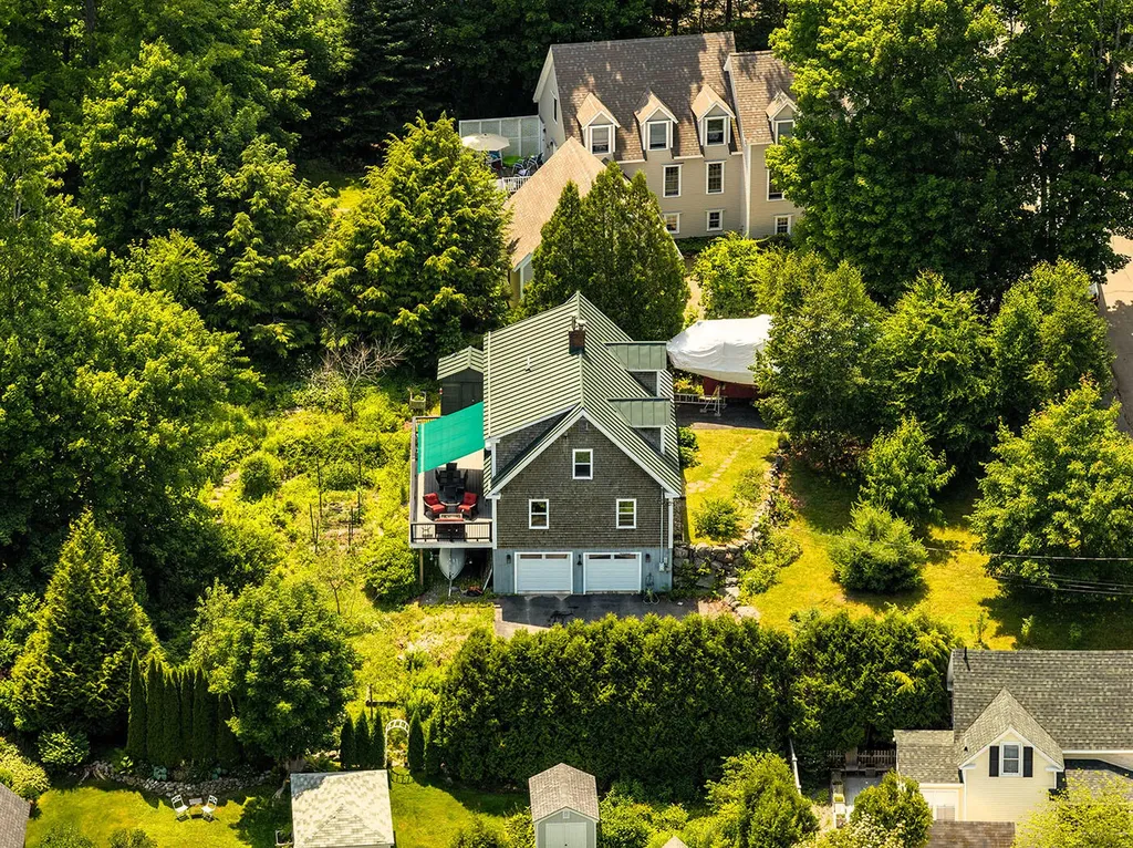 6 Chestnut Hill Camden ME 04843