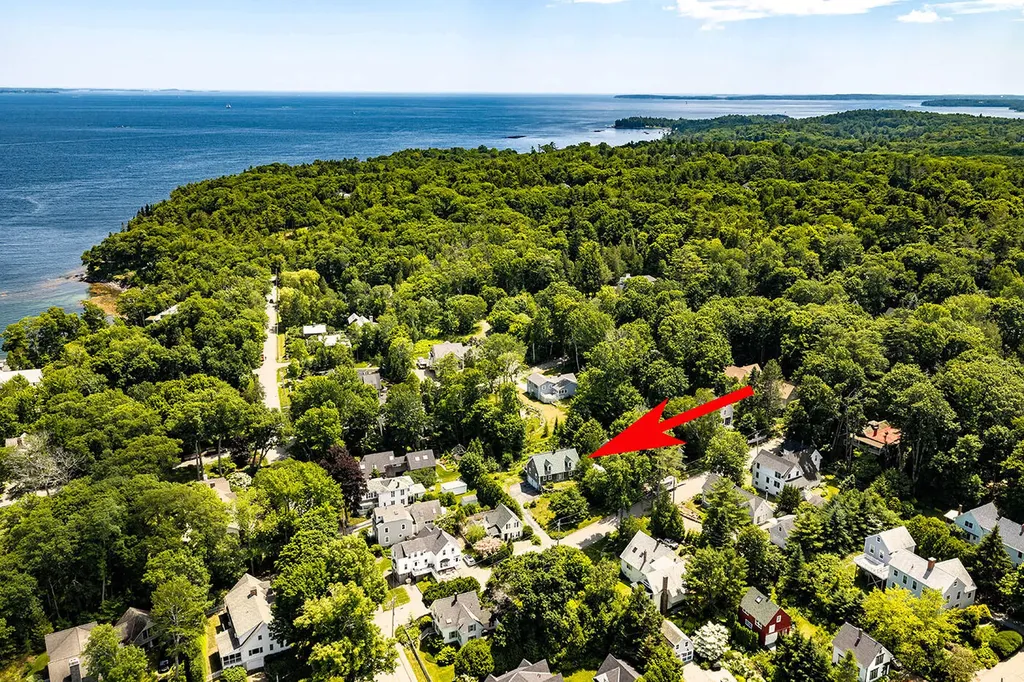 6 Chestnut Hill Camden ME 04843