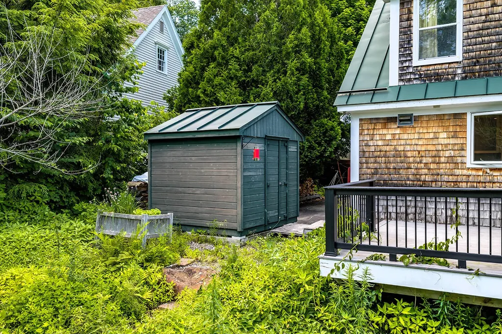 6 Chestnut Hill Camden ME 04843