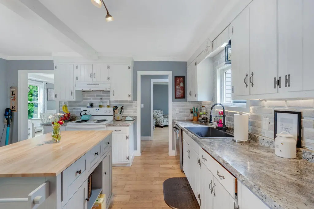 59 Park Street Dexter ME 04930