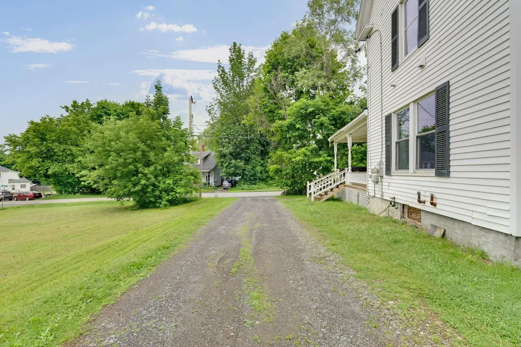 59 Park Street Dexter ME 04930