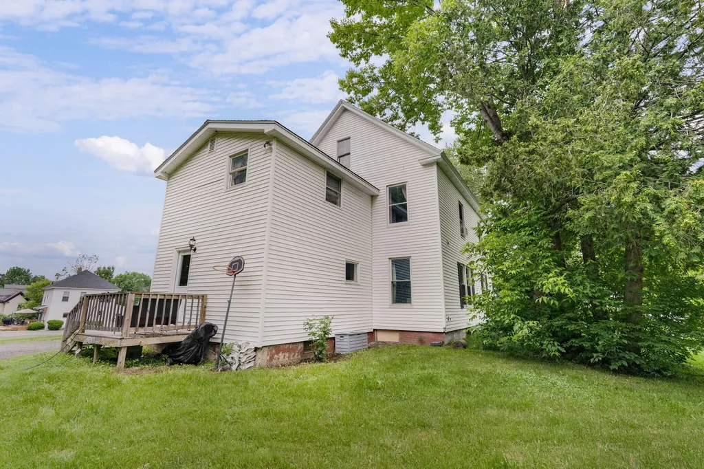 59 Park Street Dexter ME 04930