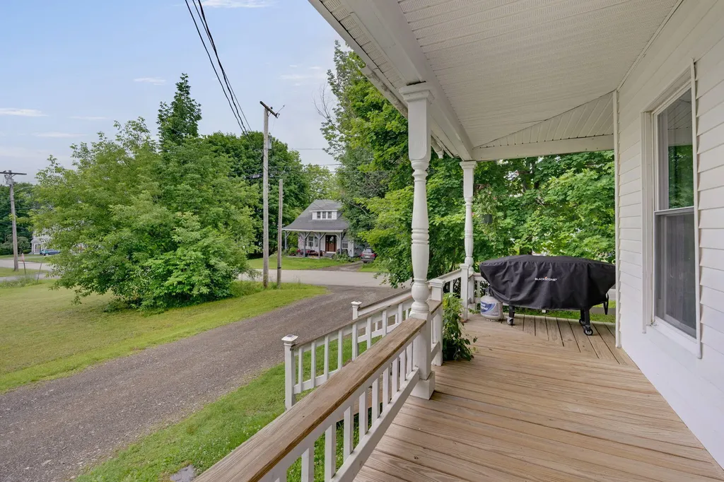 59 Park Street Dexter ME 04930