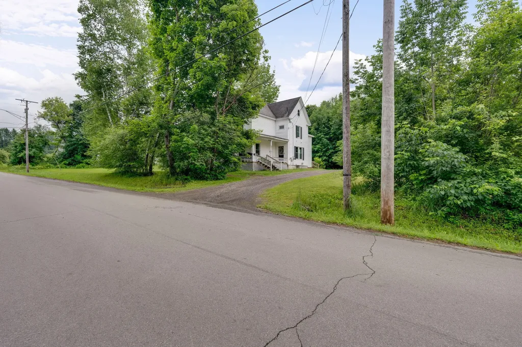 59 Park Street Dexter ME 04930