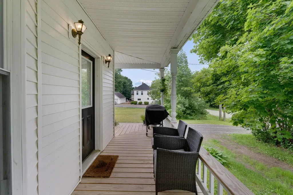 59 Park Street Dexter ME 04930
