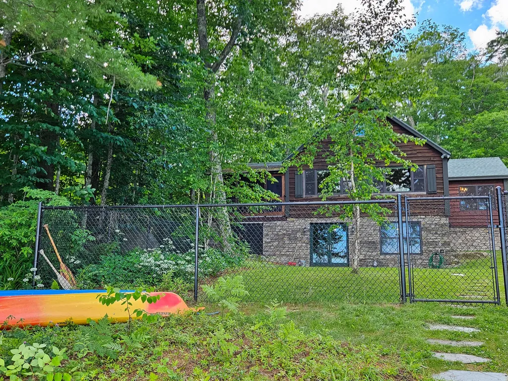 22 S Crane Lane Rome ME 04963