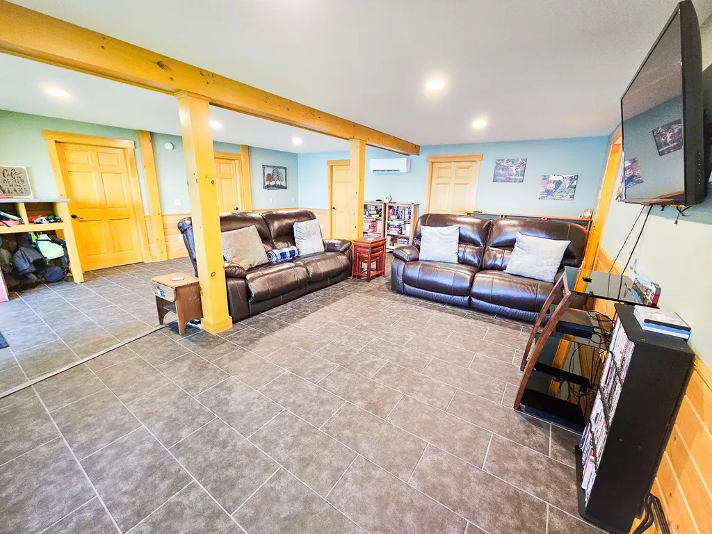 22 S Crane Lane Rome ME 04963