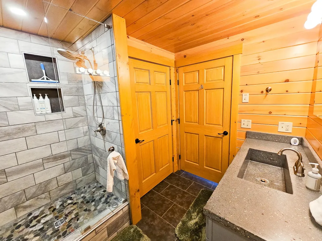 22 S Crane Lane Rome ME 04963