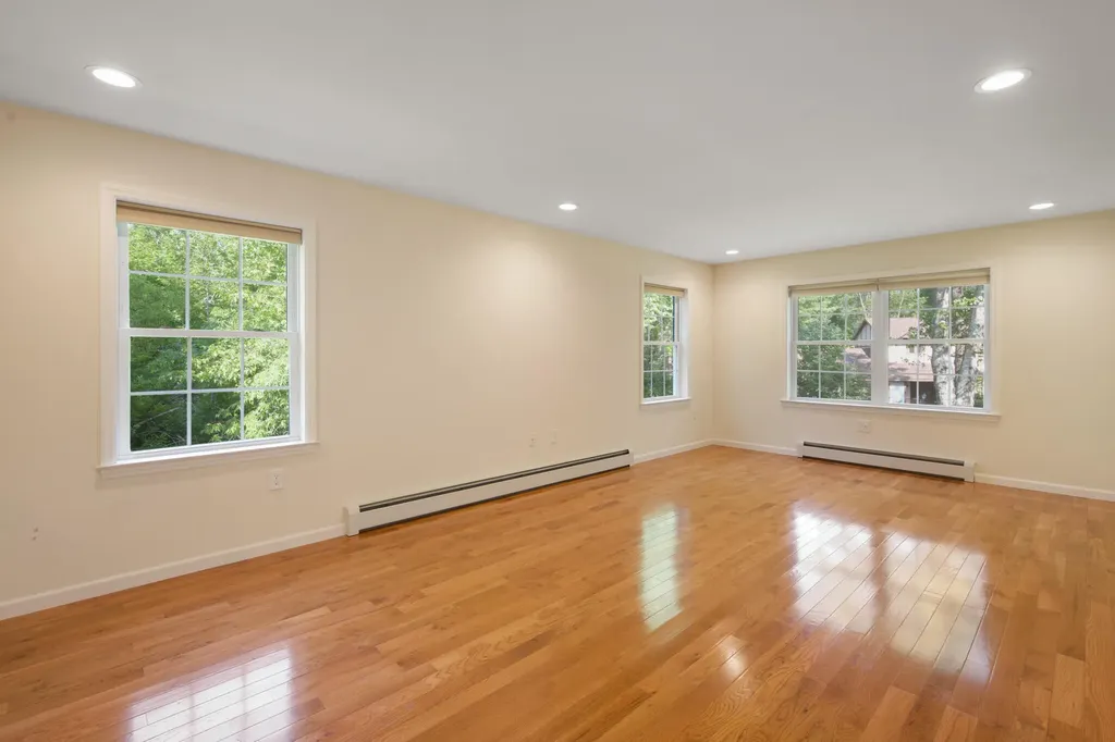 48 Peters Street Orono ME 04473