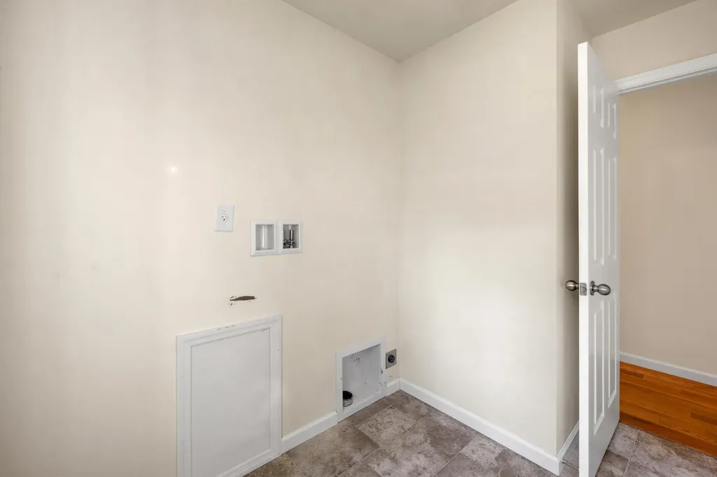 48 Peters Street Orono ME 04473