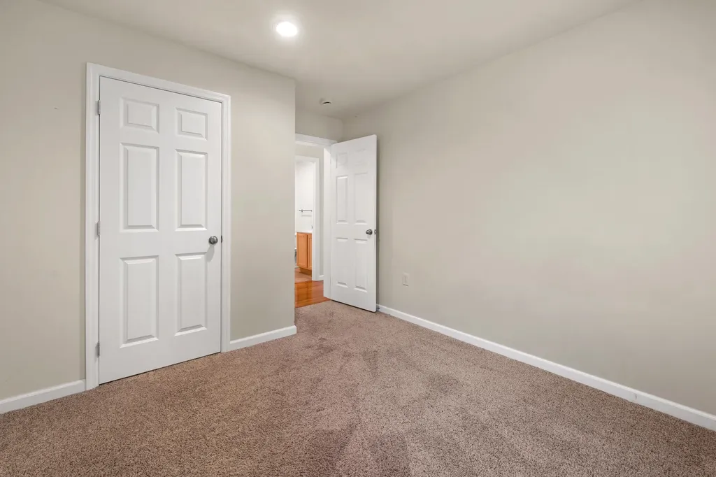 48 Peters Street Orono ME 04473