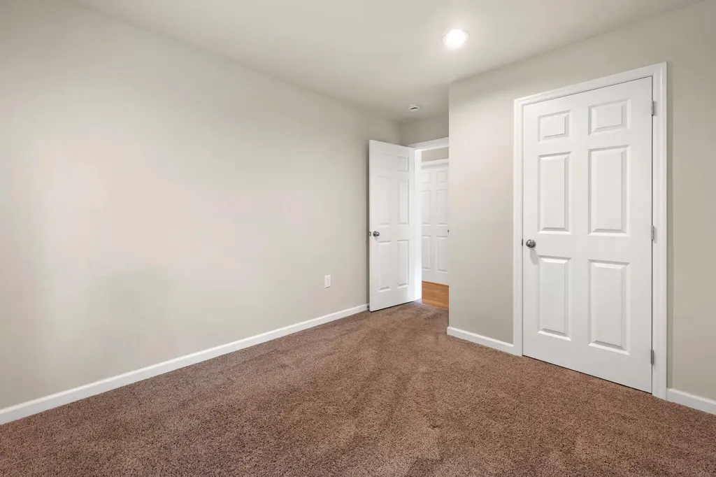 48 Peters Street Orono ME 04473