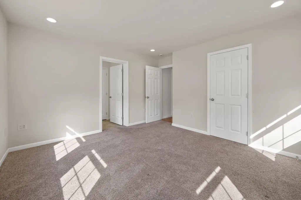 48 Peters Street Orono ME 04473