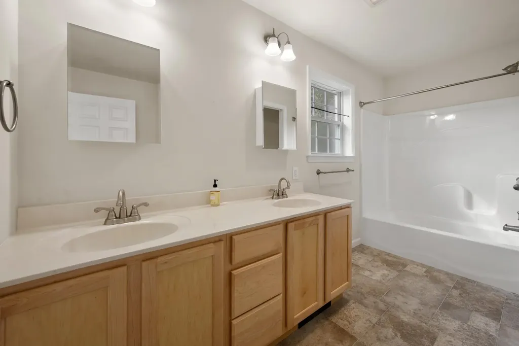 48 Peters Street Orono ME 04473