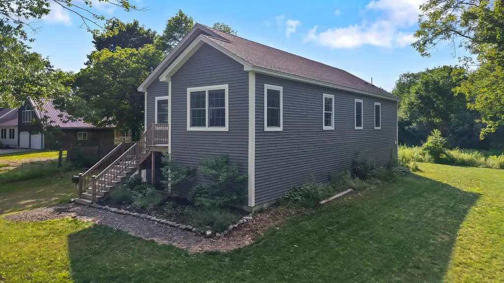 48 Peters Street Orono ME 04473