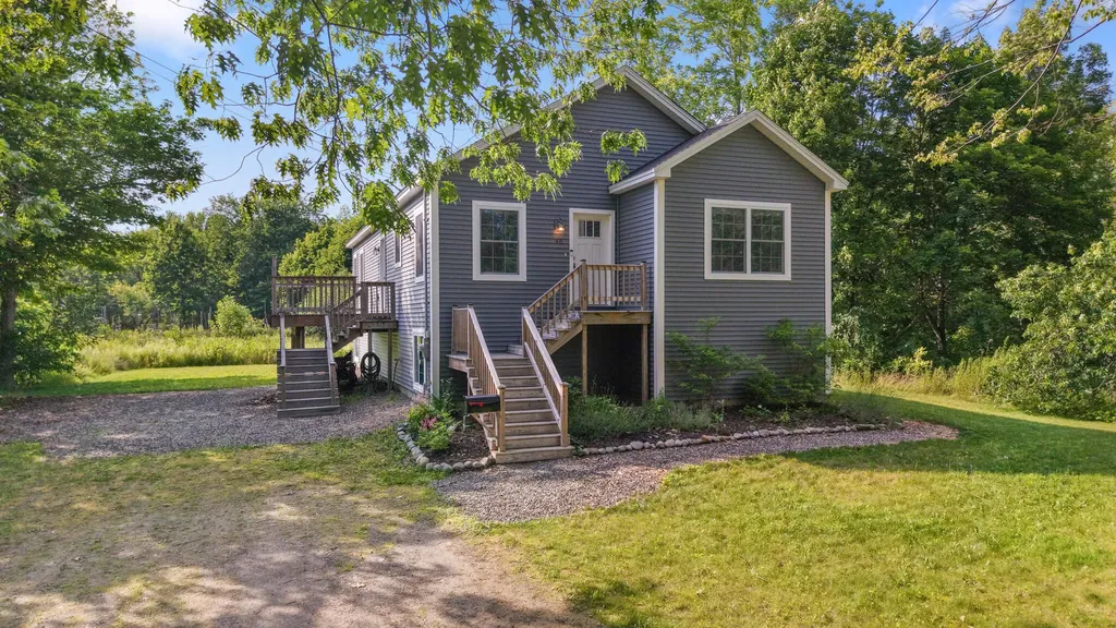 48 Peters Street Orono ME 04473