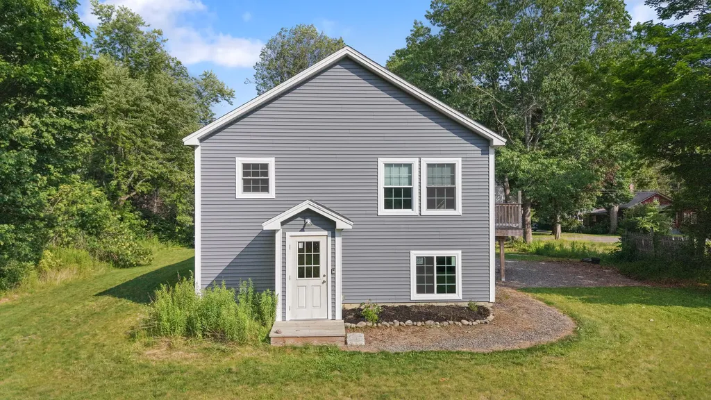 48 Peters Street Orono ME 04473
