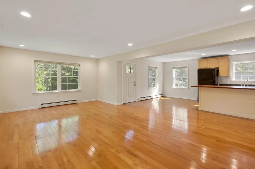 48 Peters Street Orono ME 04473