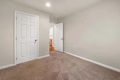 48 Peters Street Orono ME 04473