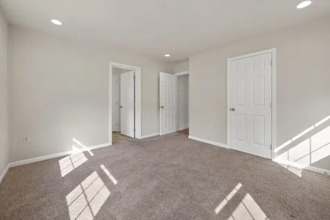 48 Peters Street Orono ME 04473