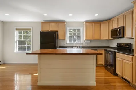 48 Peters Street Orono ME 04473
