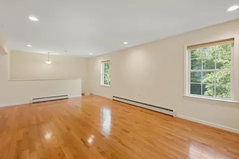 48 Peters Street Orono ME 04473